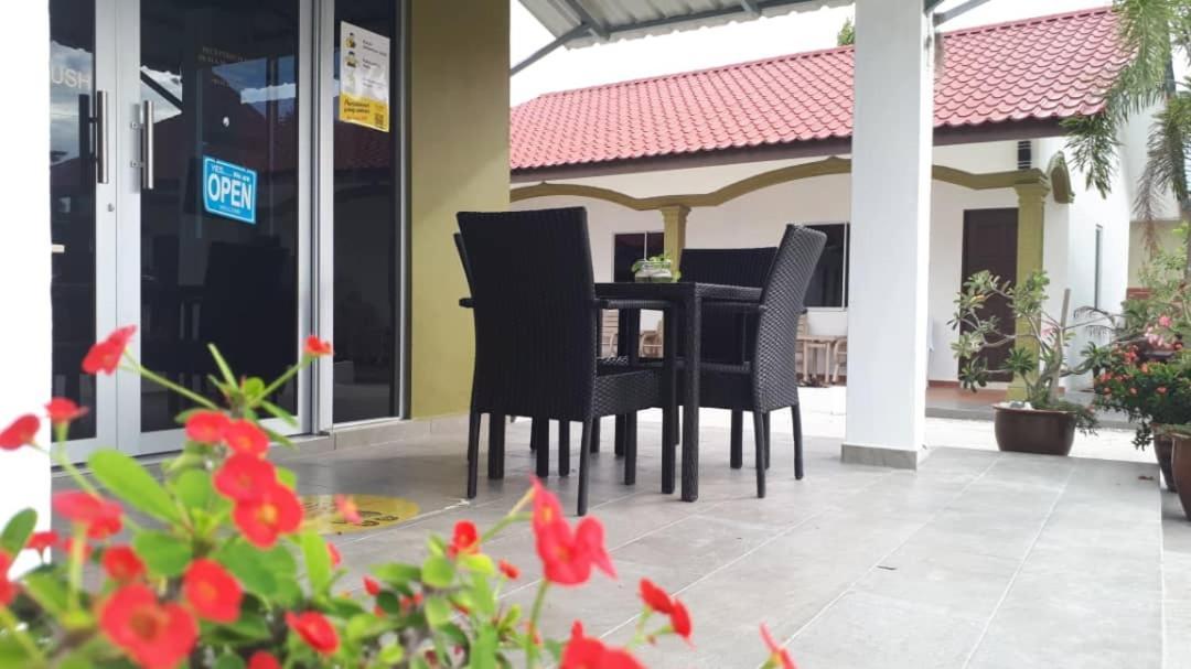 The Nutshell Chalet Langkawi Pantai Cenang  Bagian luar foto